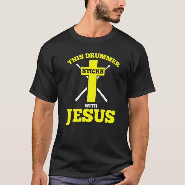 Camiseta Este Drummer Pega Com O Conjunto De Tambores De Je (Frente)