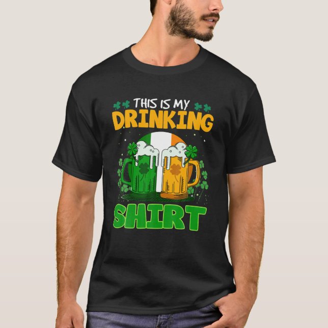 Camiseta Este É Bebendo Feliz Dia De São Patrick Para Mim D (Frente)