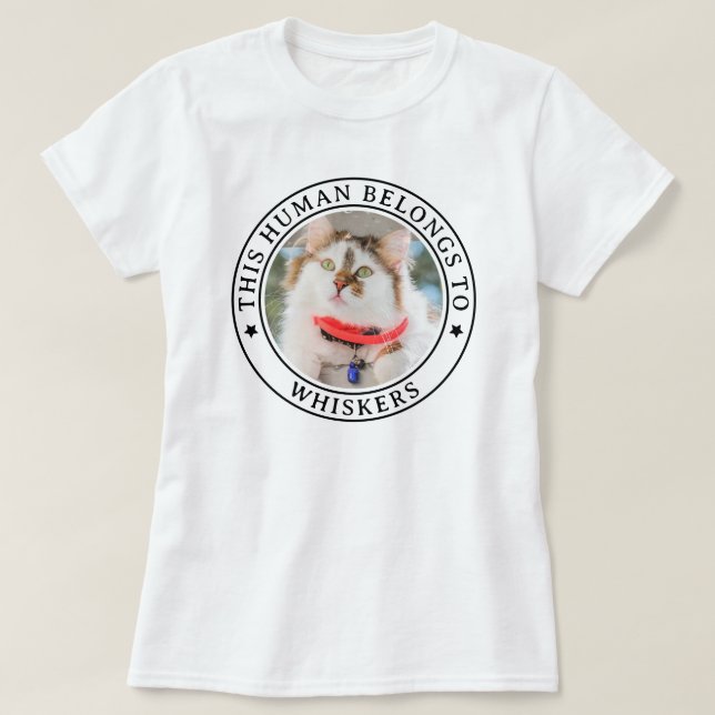 Camiseta Este Humano Pertence A Pet Custom Photo & Name (Frente do Design)