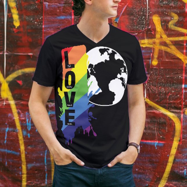 Camiseta Este mundo precisa de mais amor, orgulho LGBTQ, ca (A striking, vibrant T shirt with a clear message of peace and love around the world. )