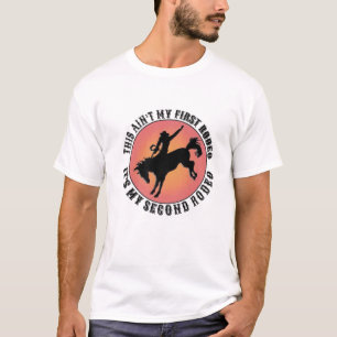 Camiseta Este não é meu primeiro Rodeio T Engraçado Howdy C