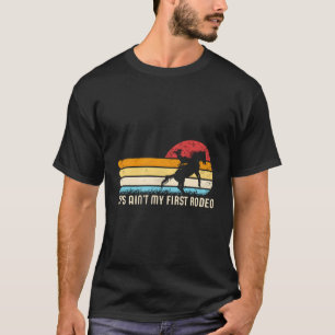 Camiseta Este Não É O Meu Primeiro Retrorista Rodeo, O C Da