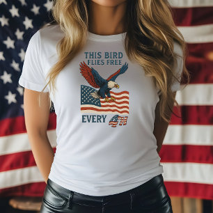 Camiseta este pássaro voa livre a cada 4º