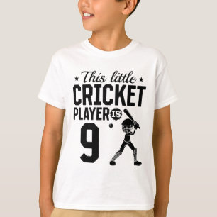 Camiseta Este pequeno jogador de críquete tem 9 anos - 9º B