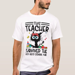 Camiseta Este Professor Sobreviveu Ao Ano Escolar 2022-2023