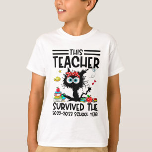 Camiseta Este Professor Sobreviveu Ao Ano Escolar 2022-2023