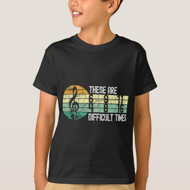 Camiseta Estes São Tempos Difíceis Da Orquestra De Bandas D (Frente)