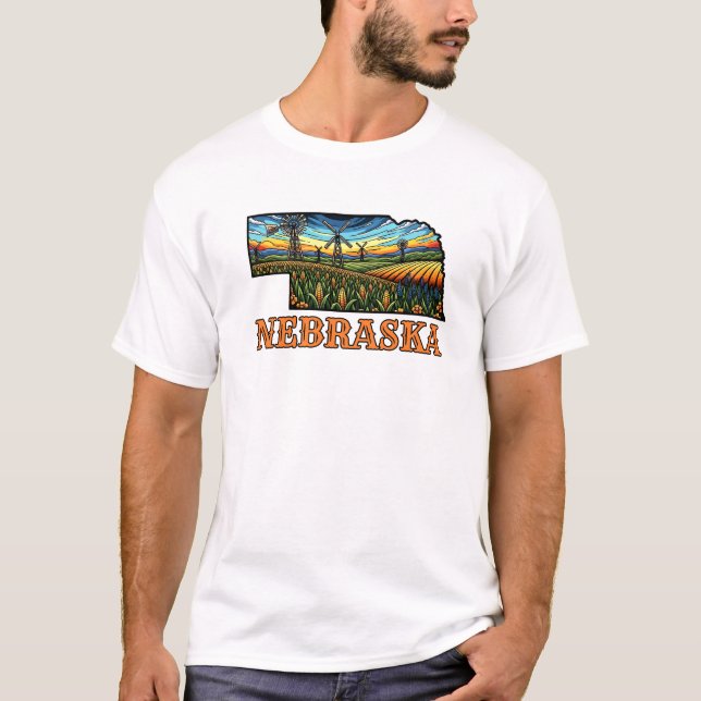 Camiseta Estilo de Tatuagem de Nebraska com Campos de Milho (Frente)