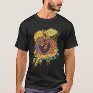 Camiseta Estilo de Tinta de Tatuagem de Vintage Rosa Grafic