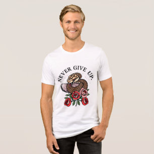 Camiseta Estilo Tatuagem Cobra e Rosa Nunca Desist