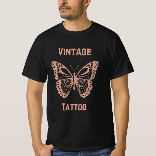 Camiseta Estilosa Marrom com Design de Tatuagem Re (Frente)