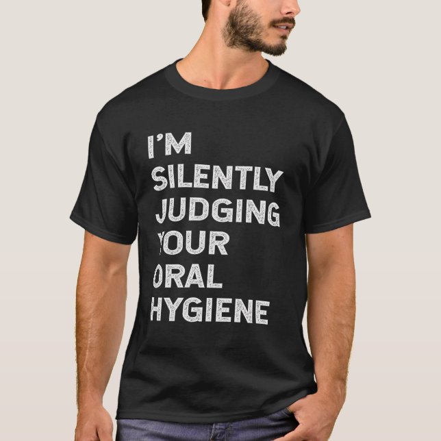 Camiseta Estou A Julgá-Lo Silenciosamente... (Frente)