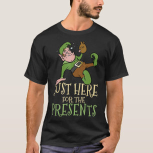 Camiseta Estou Aqui Apenas Pelos Presentes Bebendo Elfo D
