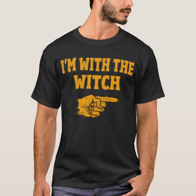 Camiseta Estou com a bruxa a confundir a fantasia do Hallow (Frente)