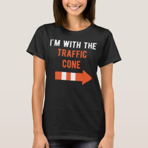 Camiseta Estou com o Casal de Trânsito, no salão de corresp