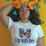 Camiseta Estou com o Kamala Harris para o Presidente Borbol<br><div class="desc">Estou com a camiseta dela. Apoie Kamala Harris para o presidente. Linda borboleta de bandeira americana com flores bonito para um democrata que gosta de designs políticos bonitinhos.</div>