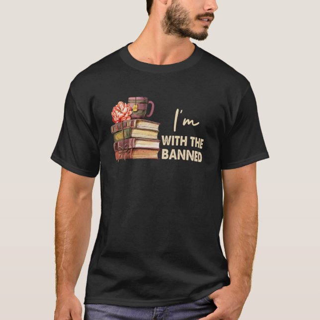 Camiseta Estou com os livros proibidos que leio livros proi (Frente)