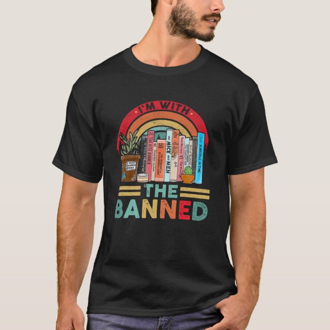 Camiseta Estou com os livros proibidos que leio o livro de  (Frente)