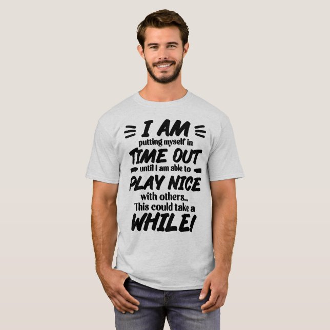 Camiseta Estou Me Fazendo Sair A Tempo (Frente Completa)