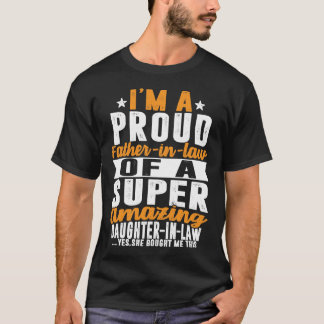Camiseta Estou orgulhosa de uma filha incrível em Direito,
