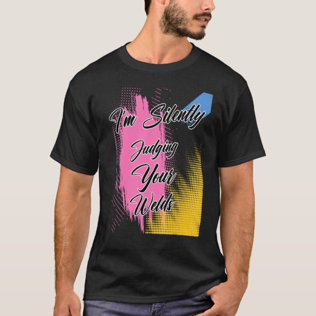 Camiseta Estou Silenciosamente a julgar os teus escudos a d (Frente)