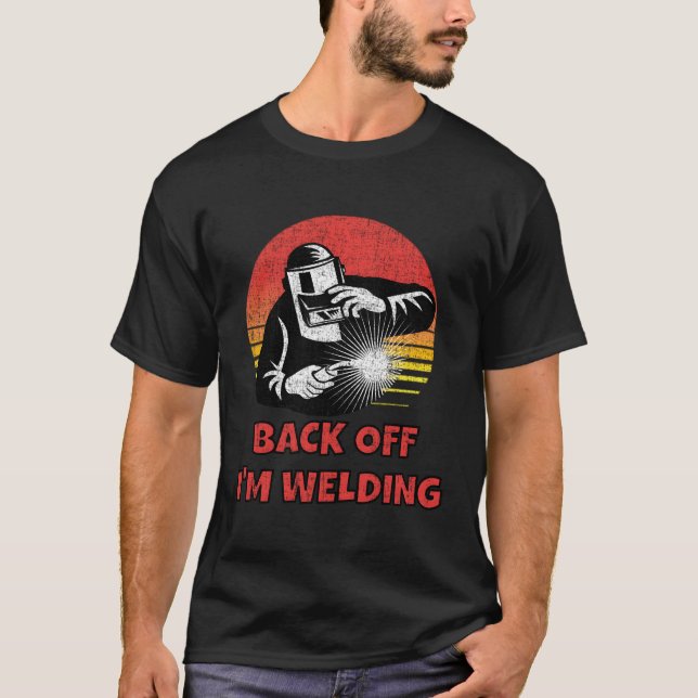 Camiseta Estou Soltando Designs Engraçados. (Frente)