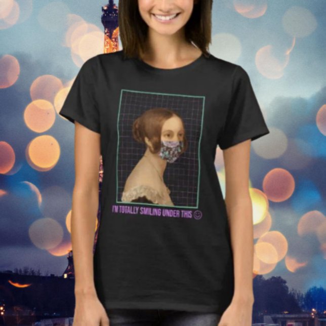 Camiseta Estou sorrindo por baixo disso (Criador carregado)