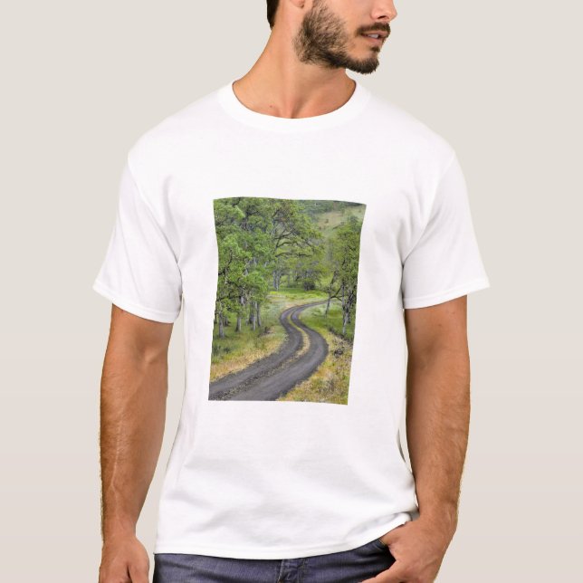 Camiseta Estrada rural através de árvores, Oregon (Frente)