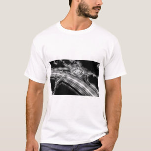Camiseta Estrada urbana da junção do tráfego da noite co