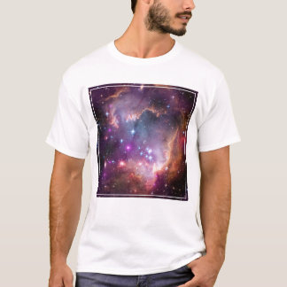 Camiseta Estrelas Jovens Na Pequena Nuvem Magalhônica.