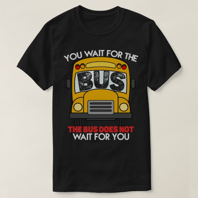 Camiseta Estudante de ônibus escolar espera para parar o hu (Frente do Design)
