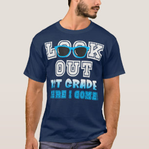 Camiseta Estudante Olhe Para A Primeira Série Aqui Eu Volto