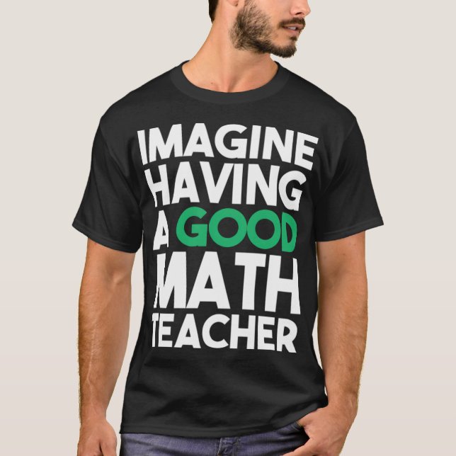 Camiseta ESTUDANTES DE MATEMÁTICA ENGANAM PRESENTE BOM dese (Frente)