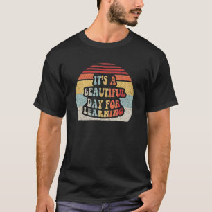Camiseta Estudantes de Professores Retroram É Belo Dia para