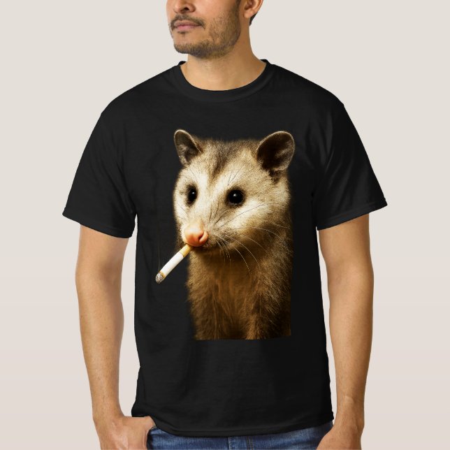 Camiseta Estúpida e Legal Ogambm Meme | Fumando Possum wi (Frente)