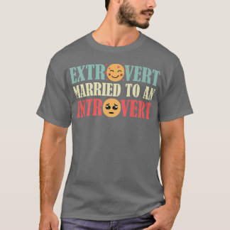 Camiseta Etrovert Casado Introduvert Felizmente Casado