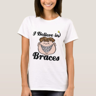 Camiseta Eu acredito em aparelhos ortodônticos
