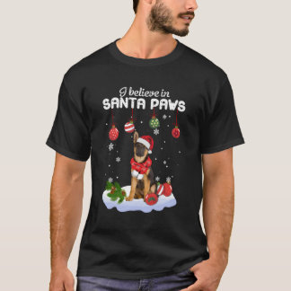Camiseta Eu Acredito Em Papais noeis German shepherd De Pat