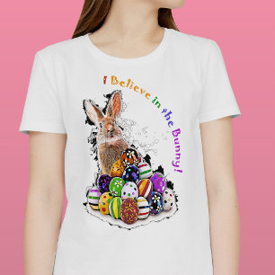 Camiseta Eu acredito no coelho! Ovos do Coelho de Páscoa