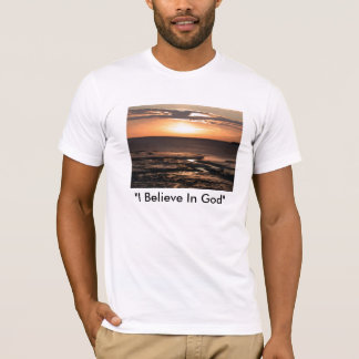 Camiseta "Eu acredito no deus "
