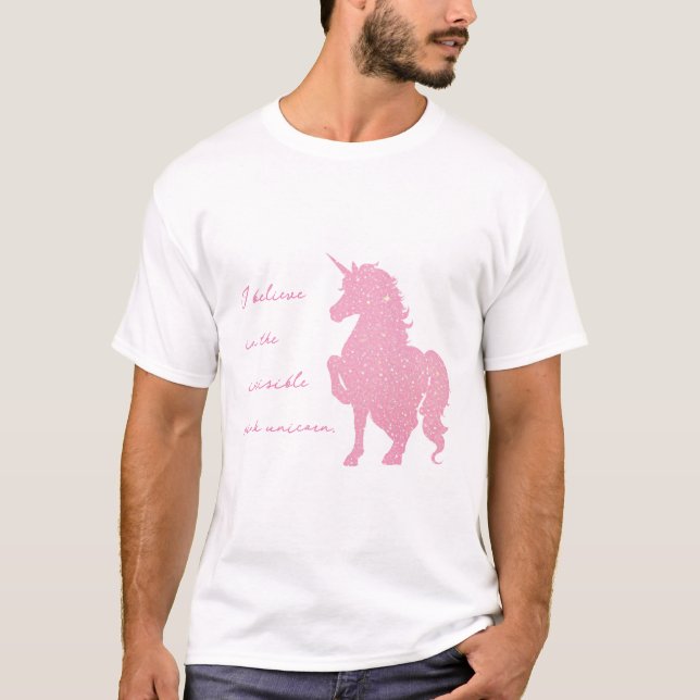 Camiseta Eu acredito no unicórnio rosa invisível. (Frente)