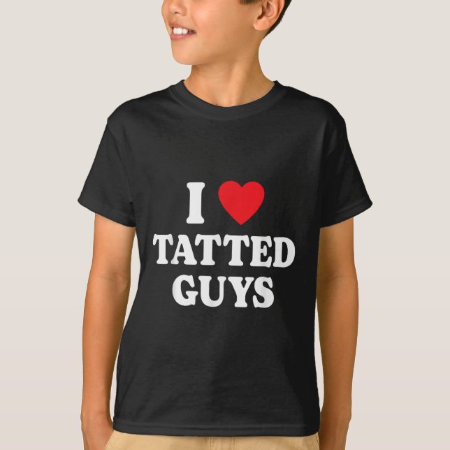 Camiseta Eu Adoro Caras Tatuadas Eu Corto Caras Tatuadas En (Frente)