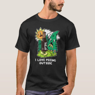 Camiseta Eu Adoro Fazer Xixi Fora Do Bebendo De Acampamento