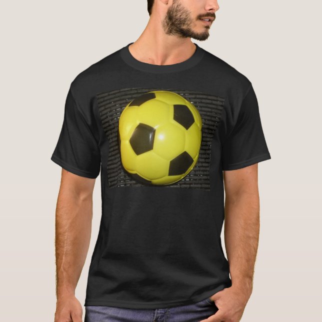 Camiseta Eu adoro futebol amarelo e negro com compaixão (Frente)