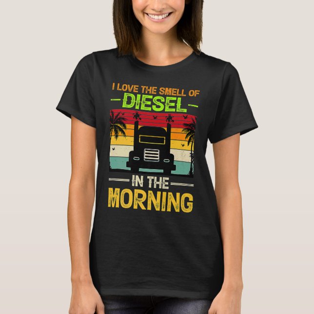 Camiseta Eu adoro o cheiro de diesel pela manhã (Frente)