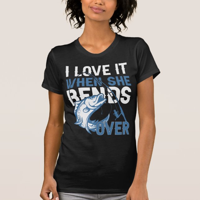 Camiseta Eu Adoro Quando Ela Se Aproxima (Frente)