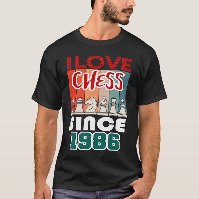 Camiseta Eu adoro xadrez desde 1986 (Frente)