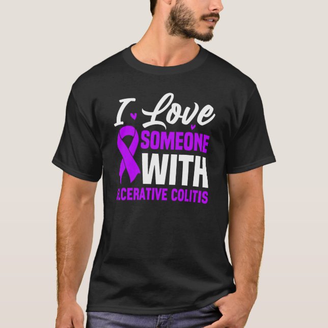 Camiseta Eu Amo Alguém Com Colite Ulcerosa (Frente)