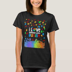 Camiseta Eu Amo Alguém Com Consciência Autista