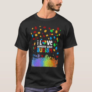 Camiseta Eu Amo Alguém Com Consciência Autista